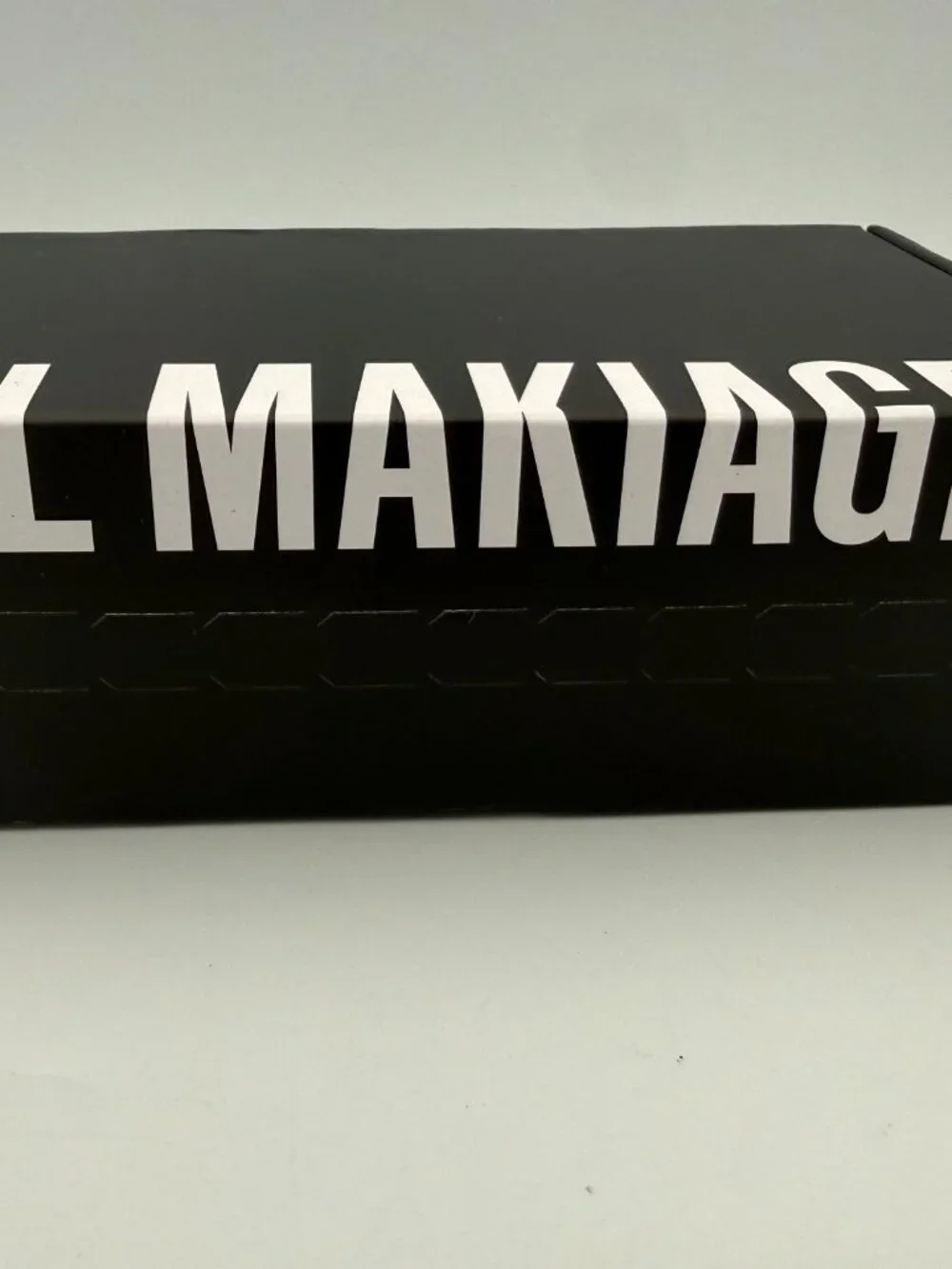 IL MAKIAGE Concealer Shade 2.5 + Luxe Scrunchie